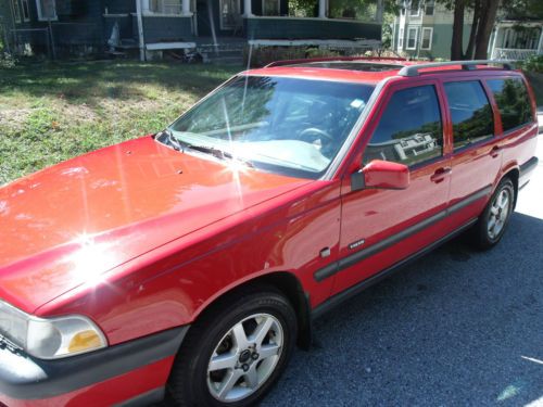 Volvo Station Wagon Red V70XC AWD Turbo LOW RESERVE, image 4