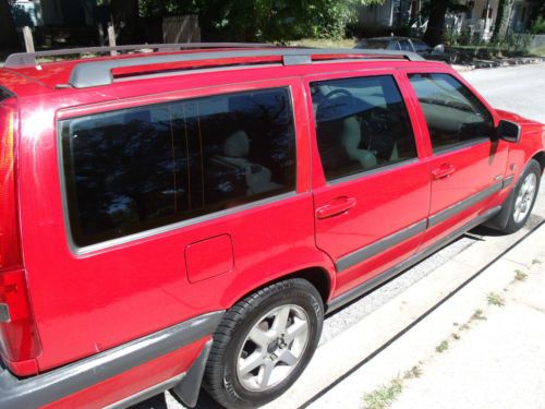 Volvo Station Wagon Red V70XC AWD Turbo LOW RESERVE, image 11