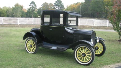 1924 model t 2 door coupe!! nice!!