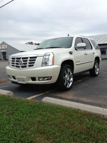 2007 cadillac escalade awd  white w/ tan interior