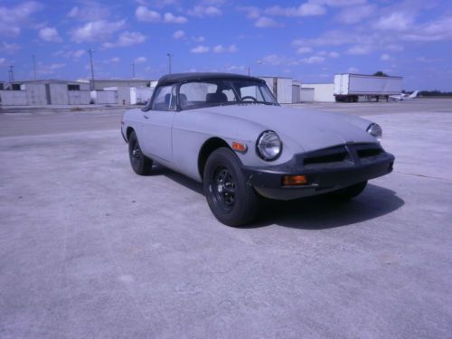 1977 mg mgb roadster with overdrive, excellent condition