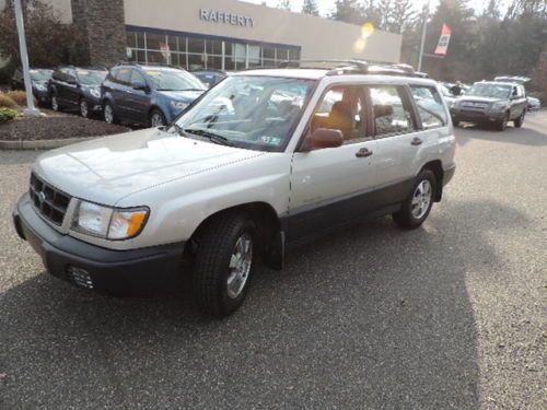 2000 subaru forester, no accidents, looks like new, no reserve