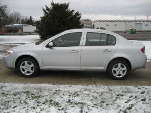 2005 chevrolet cobalt base sedan 4-door 2.2l 2 sets of tires serviced for winter