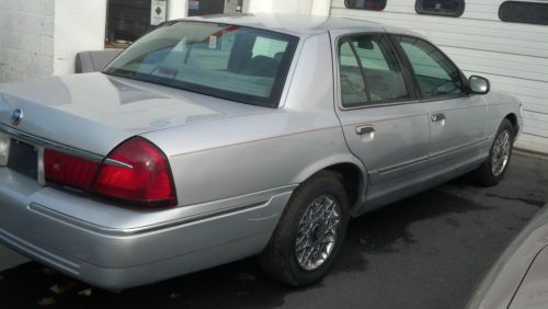 1999 Mercury Grand Marquis GS Sedan 4-Door 4.6L, image 5