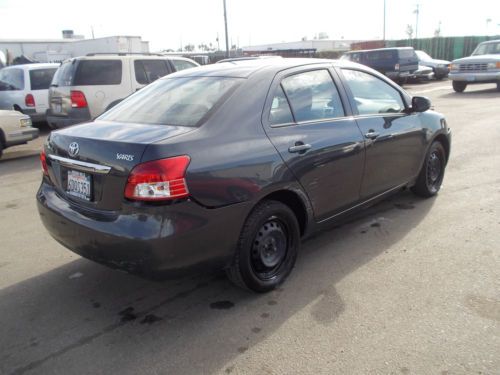 2008 Toyota Yaris, NO RESERVE, image 2