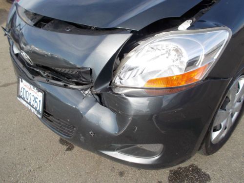 2008 Toyota Yaris, NO RESERVE, image 9