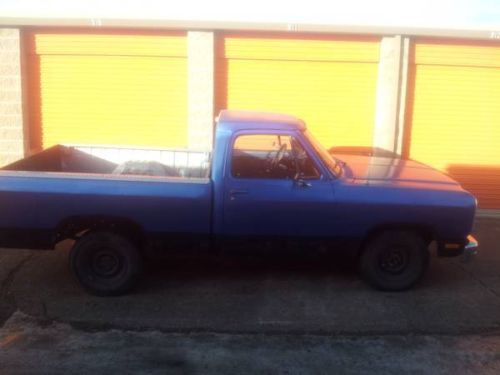 Rare!!! - 1986 dodge d100 pick up, metallic blue