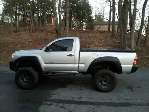 2005 toyota tacoma base standard cab pickup 2-door 2.7l