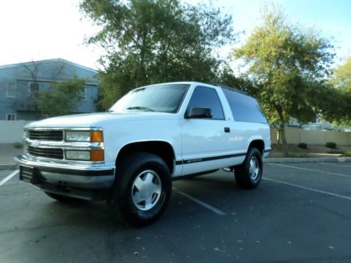 1998 chevrolet tahoe lt sport 4x4  utility 2-door 5.7l  super clean tan leather