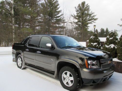 Chevrolet avalanche with  custom southern comfort package