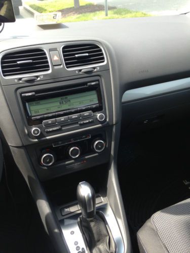 2011 volkswagen vw golf 4-door 2.5l under 23,000 miles. original owner w/ proof