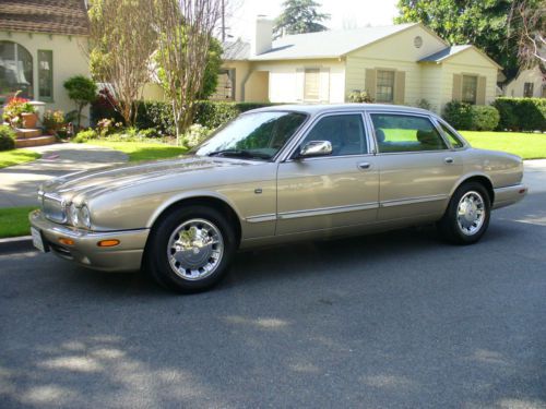 Gorgeous california jaguar xj8 vanden plas edition 49,000 original miles