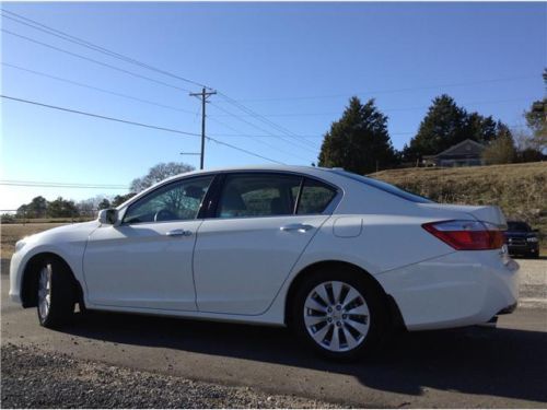 EX-L 3.5L Body-colored bumpers Fog lamps LED brake lights 12V pwr outlets, image 3