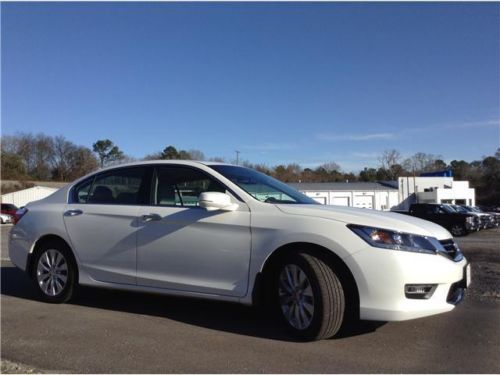 EX-L 3.5L Body-colored bumpers Fog lamps LED brake lights 12V pwr outlets, image 7