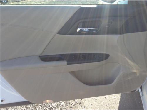 EX-L 3.5L Body-colored bumpers Fog lamps LED brake lights 12V pwr outlets, image 8