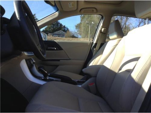 EX-L 3.5L Body-colored bumpers Fog lamps LED brake lights 12V pwr outlets, image 9