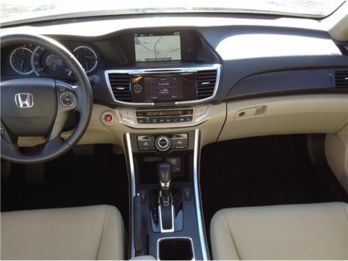 EX-L 3.5L Body-colored bumpers Fog lamps LED brake lights 12V pwr outlets, image 15