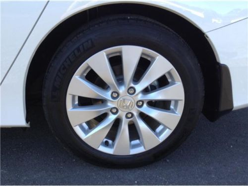 EX-L 3.5L Body-colored bumpers Fog lamps LED brake lights 12V pwr outlets, image 22