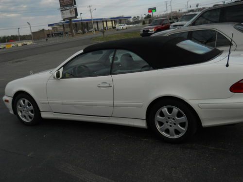 2003 mercedes-benz clk320 base convertible 2-door 3.2l