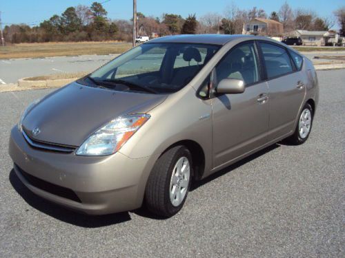 One owner 2006 toyota prius hatchback 4-door 1.5l clean autocheck runs 100%