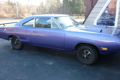 1970 dodge coronet superbee, plum crazy purple , 4 spd, dana rear