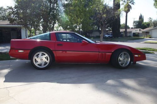 1988 chevrolet corvette base hatchback 2-door 5.7l