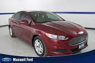 14 ford fusion sedan se, cloth seats, like new, we finance!