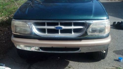 1996 Ford Explorer Eddie Bauer Original Owner, image 2