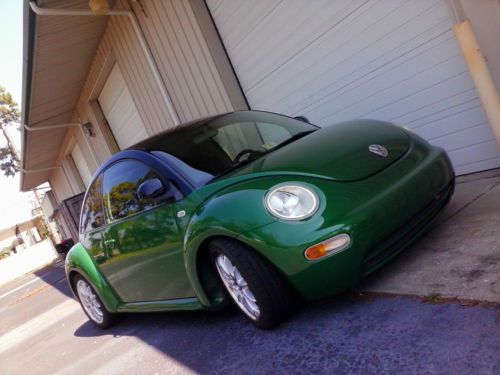 Uber cool volkswagen beetle hatchback (new beetle)