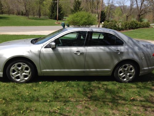 2010 ford fusion se sedan 4-door 2.5l