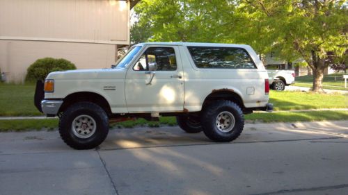 1990 Ford Bronco, image 2