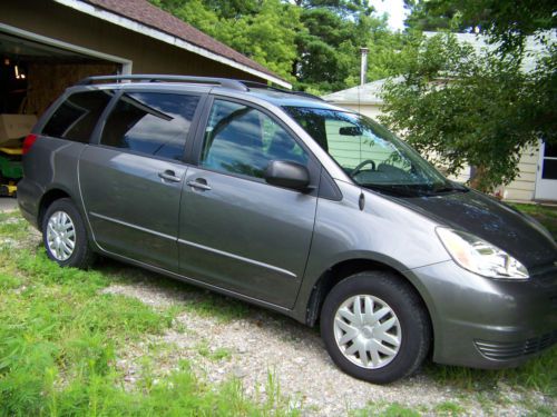 Toyot sienna le van