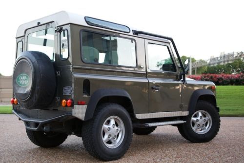 1997 land rover defender 90! low miles... very rare.