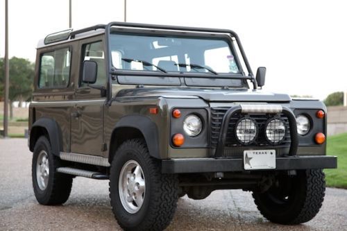 1997 LAND ROVER DEFENDER 90! LOW MILES... Very RARE., image 2