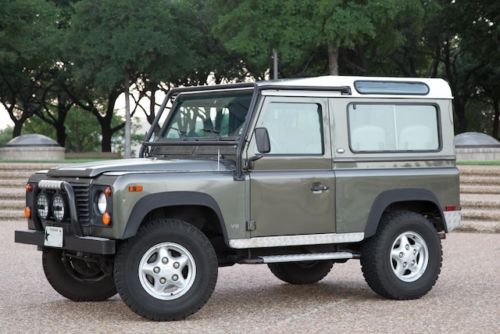 1997 LAND ROVER DEFENDER 90! LOW MILES... Very RARE., image 3