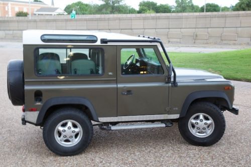1997 LAND ROVER DEFENDER 90! LOW MILES... Very RARE., image 5
