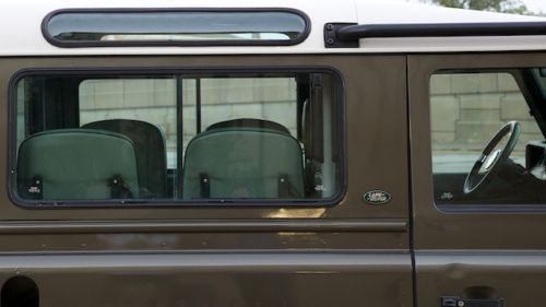 1997 LAND ROVER DEFENDER 90! LOW MILES... Very RARE., image 6