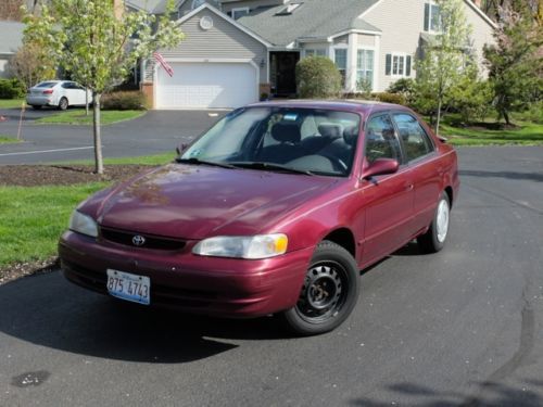 Fuel-efficient 1998 toyota corolla le 4-door 1.8l; accident-free, runs great