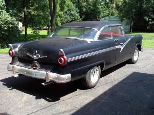 1956 FORD VICTORIA TWO DOOR HARDTOP, image 4