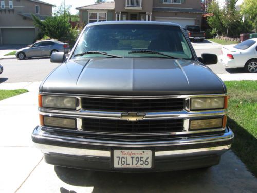 1999 4-door chevrolet tahoe ls, 2-wd, low mileage(69k)