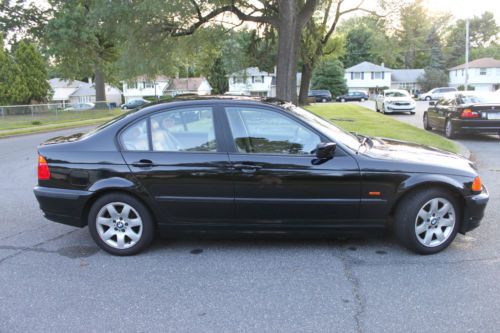 Bmw 323i mint condition ~low miles~ only 81k!!!