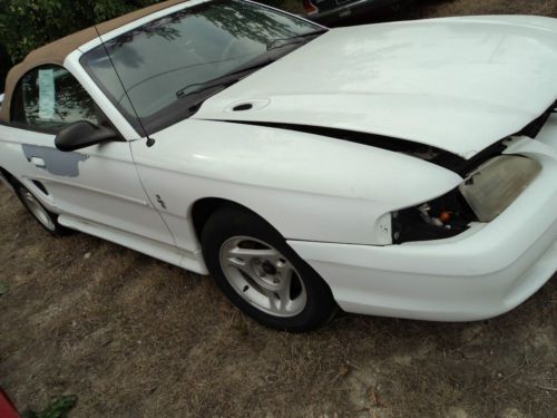 1996 ford mustang base convertible 2-door 3.8l