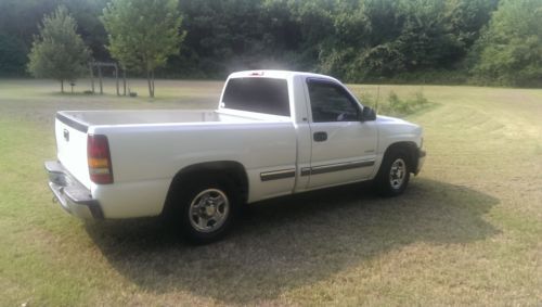 4.8 L, tinted windows, usb/cd player with amp/two 10" speakers, new tires, US $6,900.00, image 3