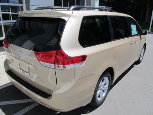 2014 toyota sienna le