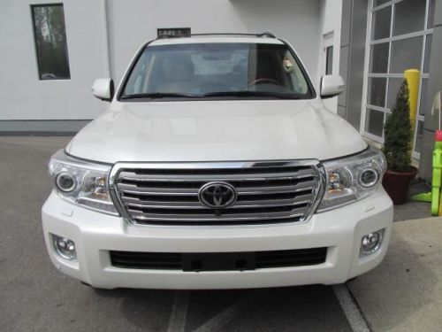 2014 toyota land cruiser base