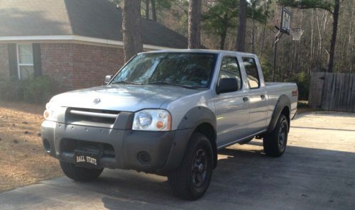 2002 nissan frontier xe crew cab pickup 4-door 3.3l