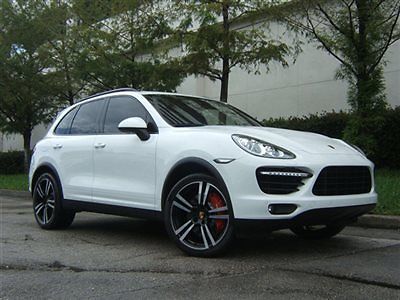 2013 porsche cayenne turbo.