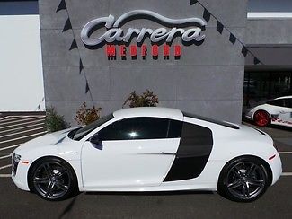 2012 audi r8 quattro 5.2l v10 only 18k miles! excellent condition!