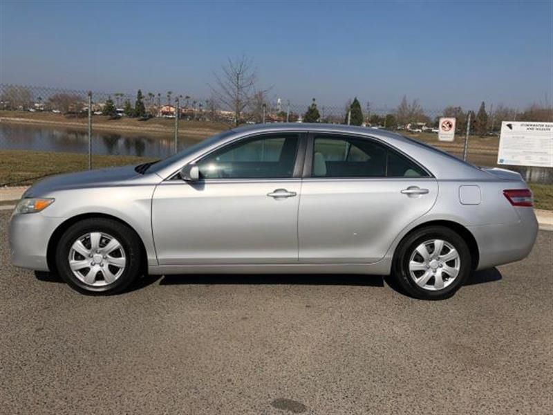 2010 Toyota Camry LE, US $2,900.00, image 2