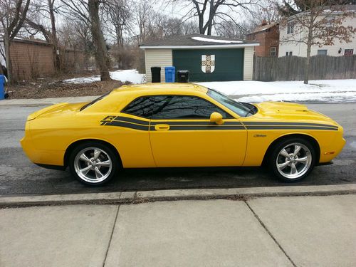 2010 dodge challenger r/t coupe 2-door 5.7l